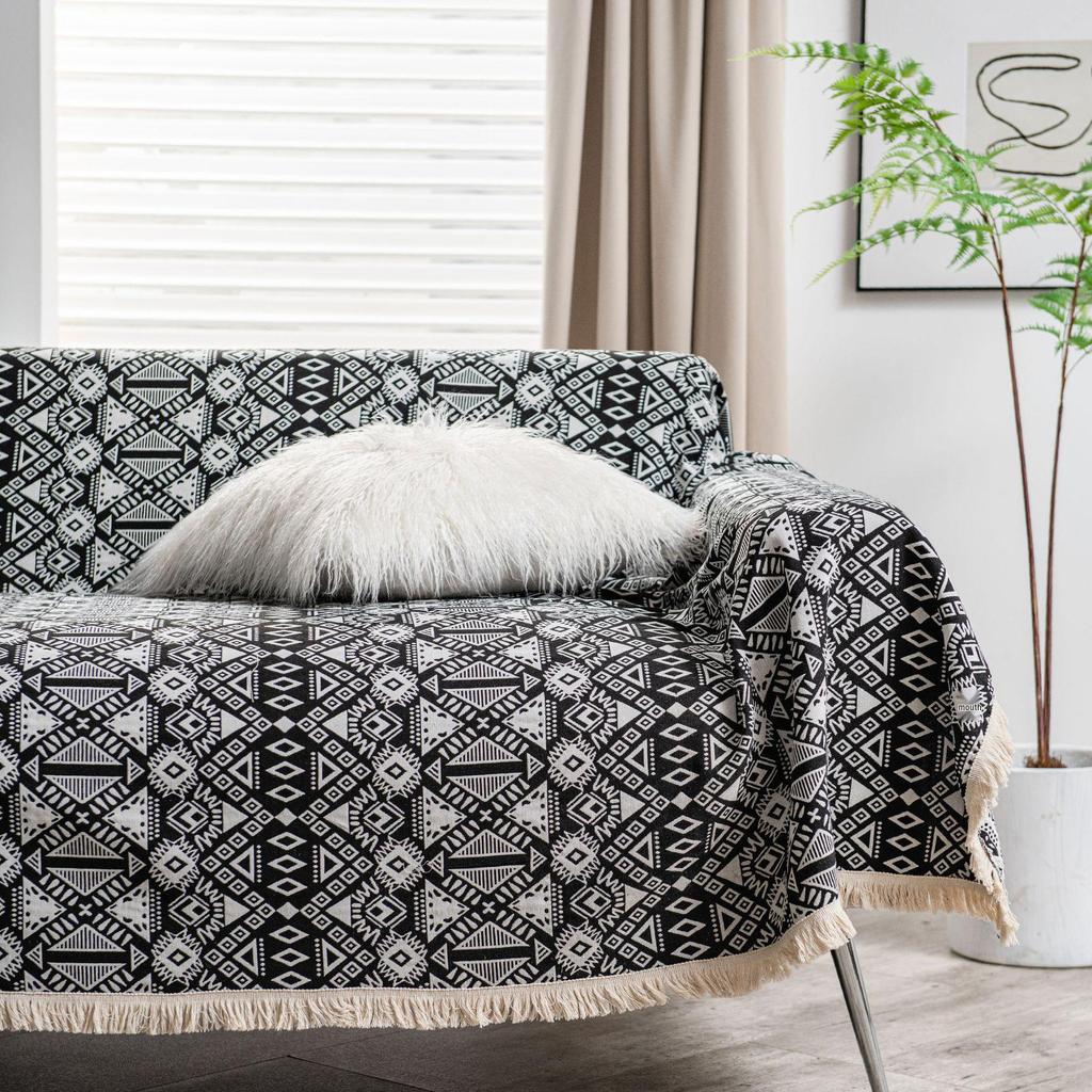 American Retro Non-Slip Stain-Resistant Jacquard Tassel Sofa Cover
