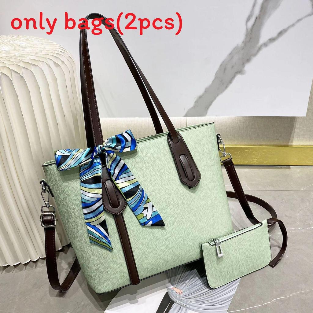 Fashionable Oversized Tote Handbag With Inner Compartments For Leisure And Shopping