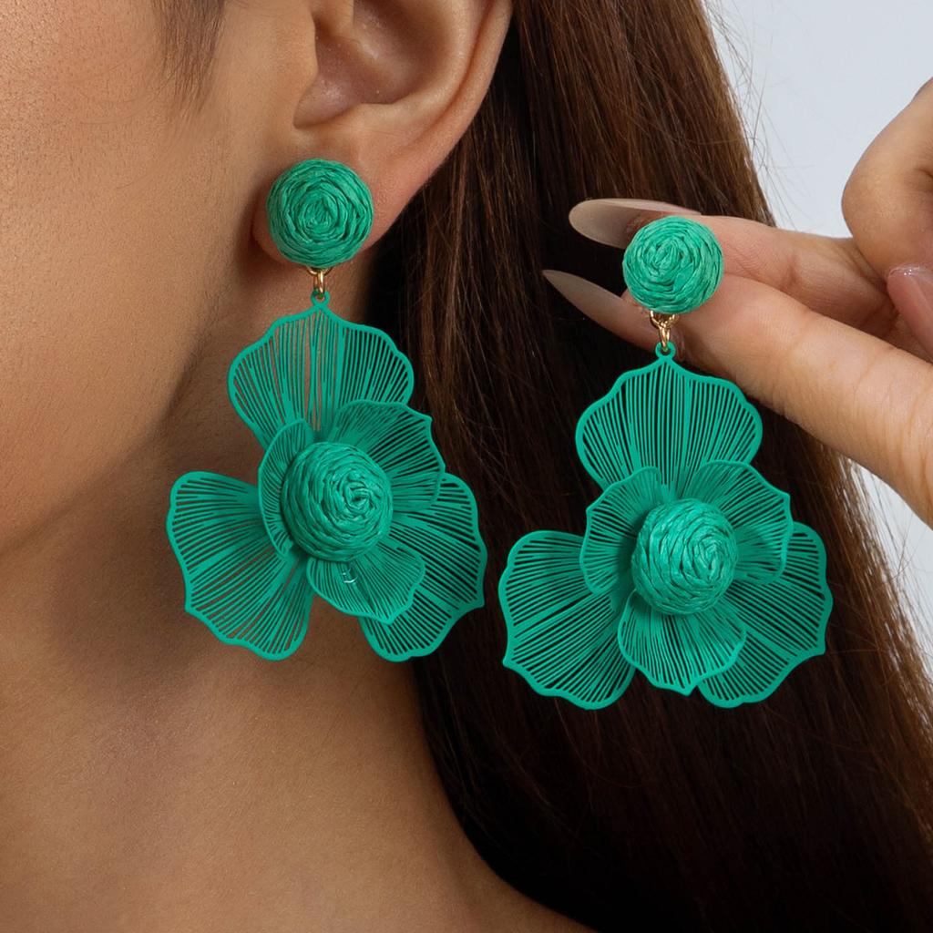 Summer hand-woven raffia stud earrings women's sweet temperament earrings pastoral atmosphere flower earrings