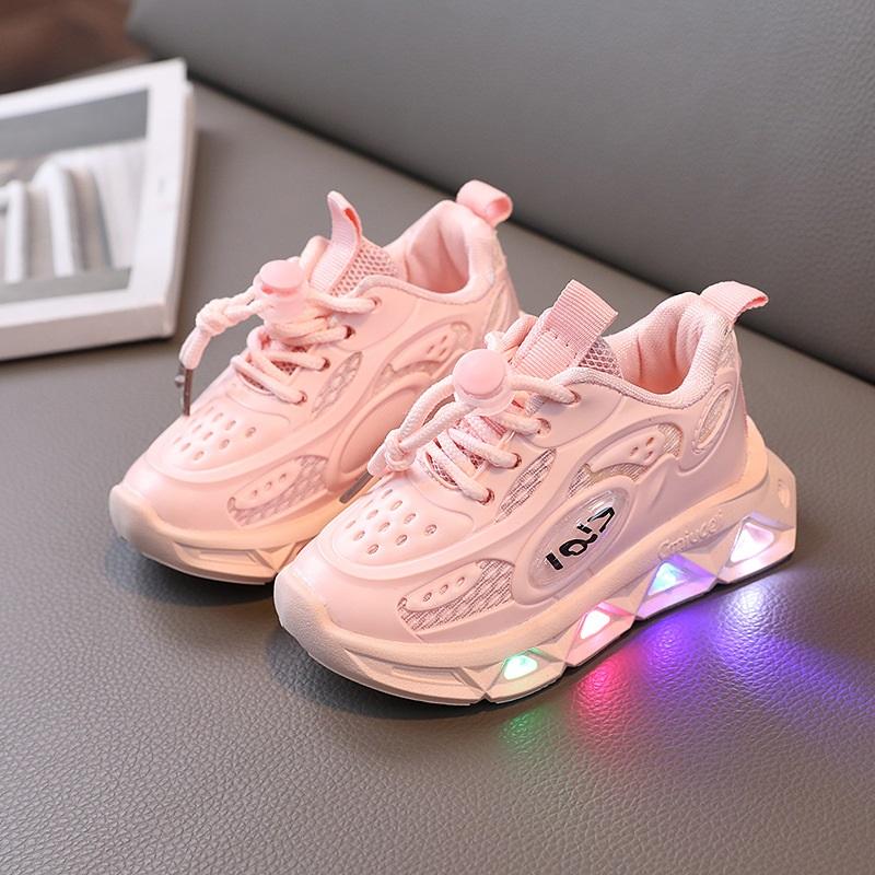 Kids' LED Light Up Sneakers Boys & Girls Breathable Mesh LED Flashing Chunky Shoes Lightweight Non-Slip Casual Trainers