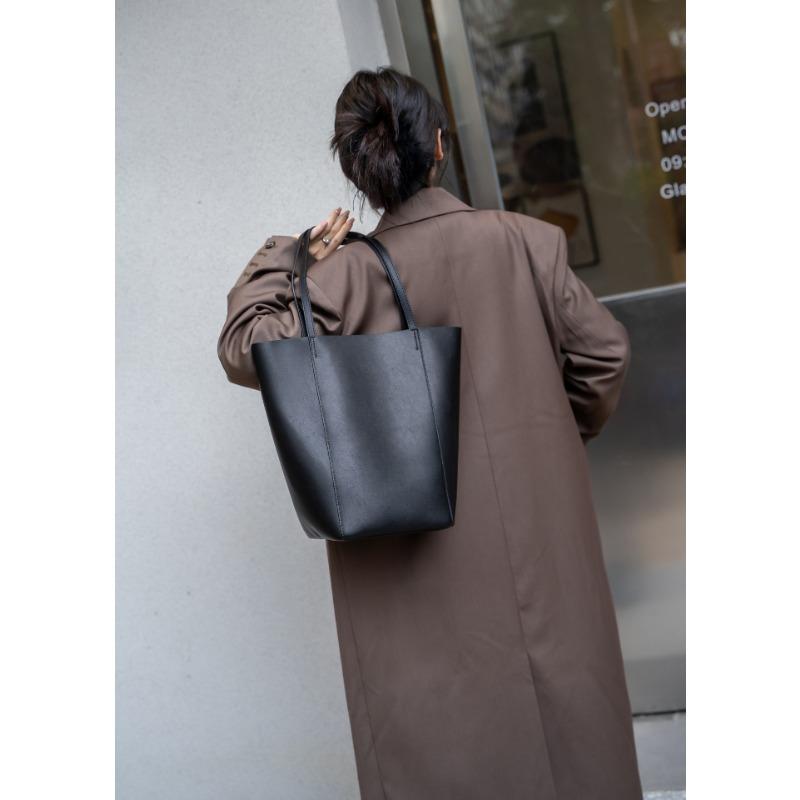 Geantă Versatilă de Mare Capacitate din Piele Naturală pentru Femei și Copii, pentru Naveta Zilnică de Iarnă și Utilizare Casual, Geantă Tip Găleată din Piele Moale de Nappa