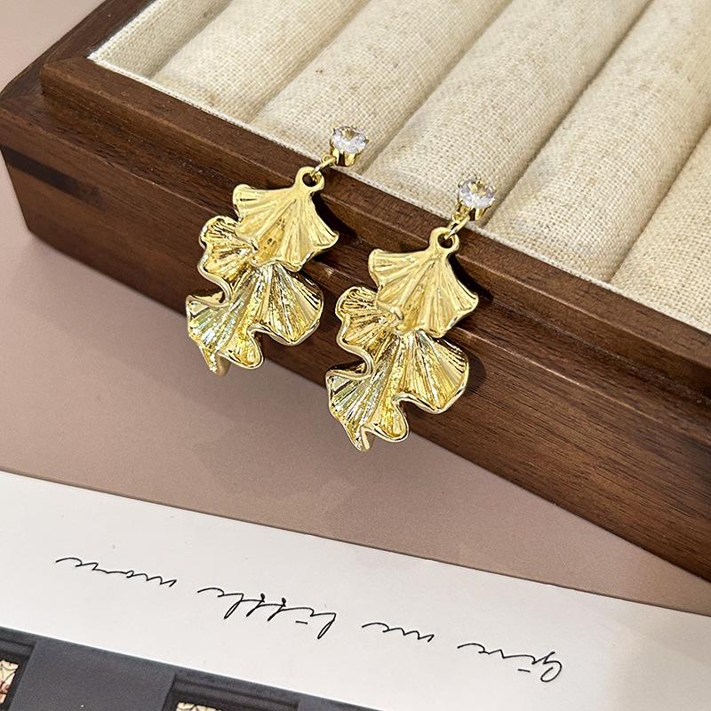 925 Sterling Silver Personalized Pleated Leaf Dangle Stud Earrings - Unique Metal Design for Women