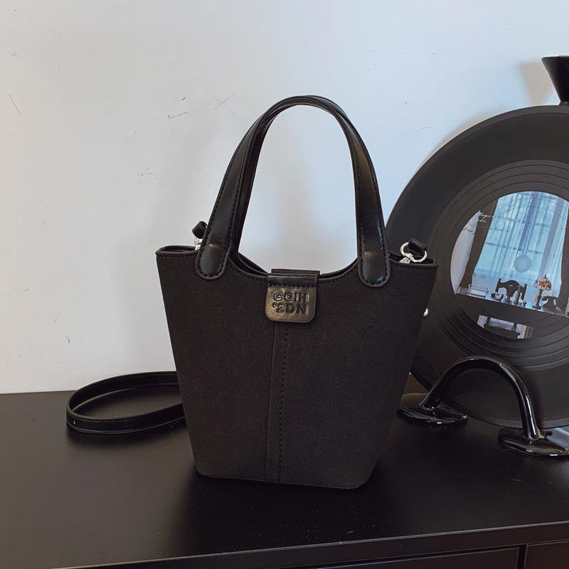 

Textured handbag women s bag 2025 autumn new foreign style high value fashion bucket bag foreign style shoulder messenger bag