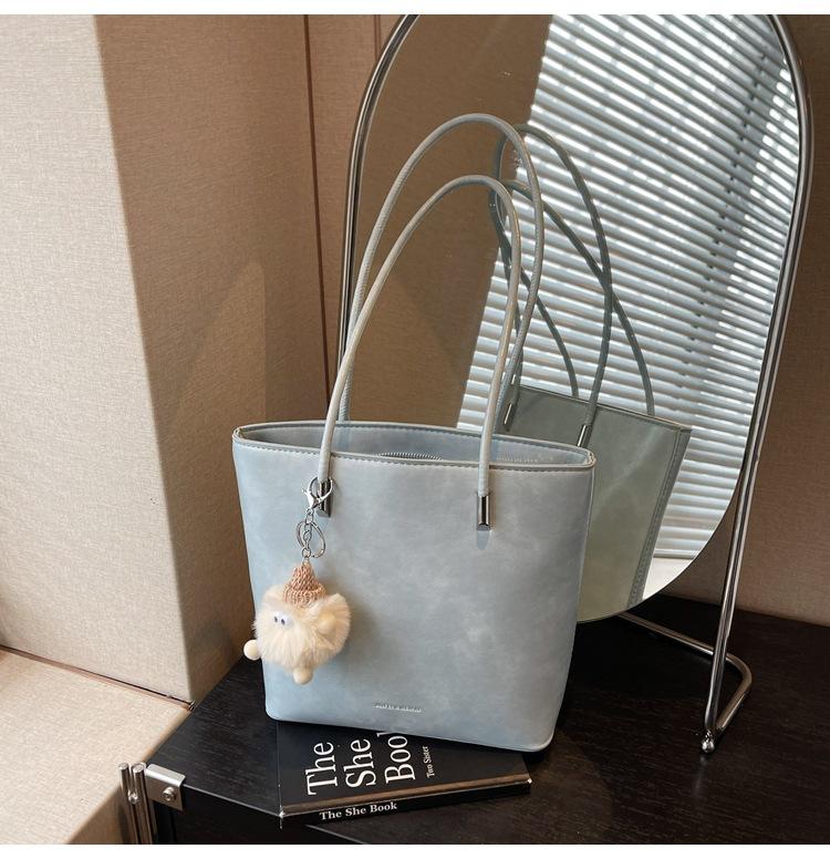 Spring and Summer New Fashionable Large-capacity Portable Shoulder Bag Large-capacity Tote Underarm Commuter Bag