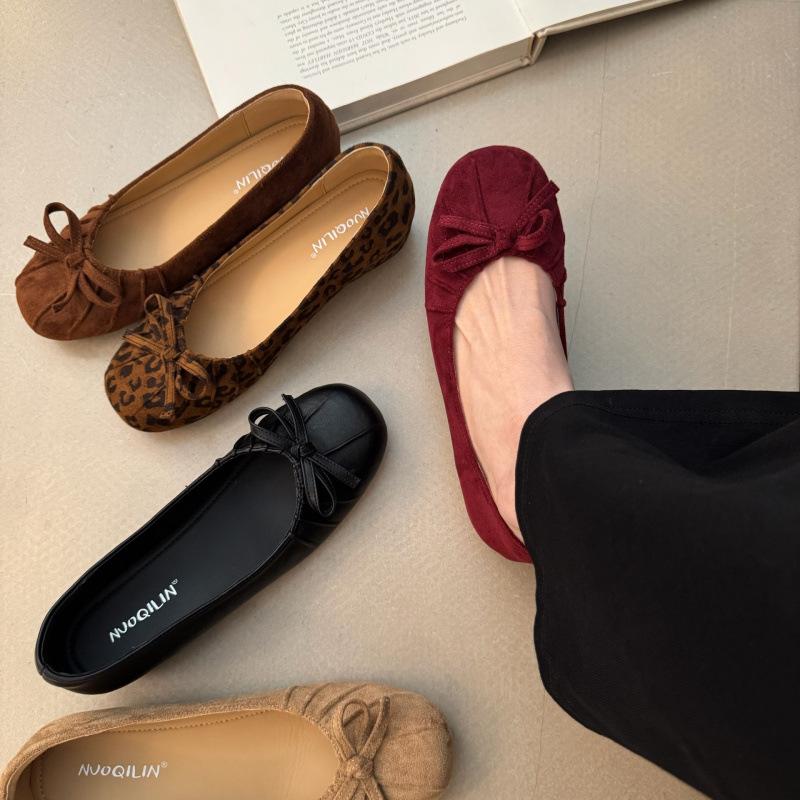 2025 Autumn New Bow Pleated Round Head Ballet Inner Height Increase Commuter Women's Shoes