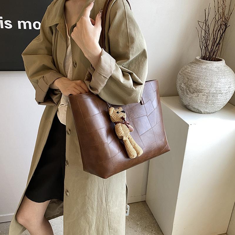 New Shoulder Bag Texture Retro Capacity Stone Pattern Women's Bag Class Commuting Fashion Handbag Tote Bag Women