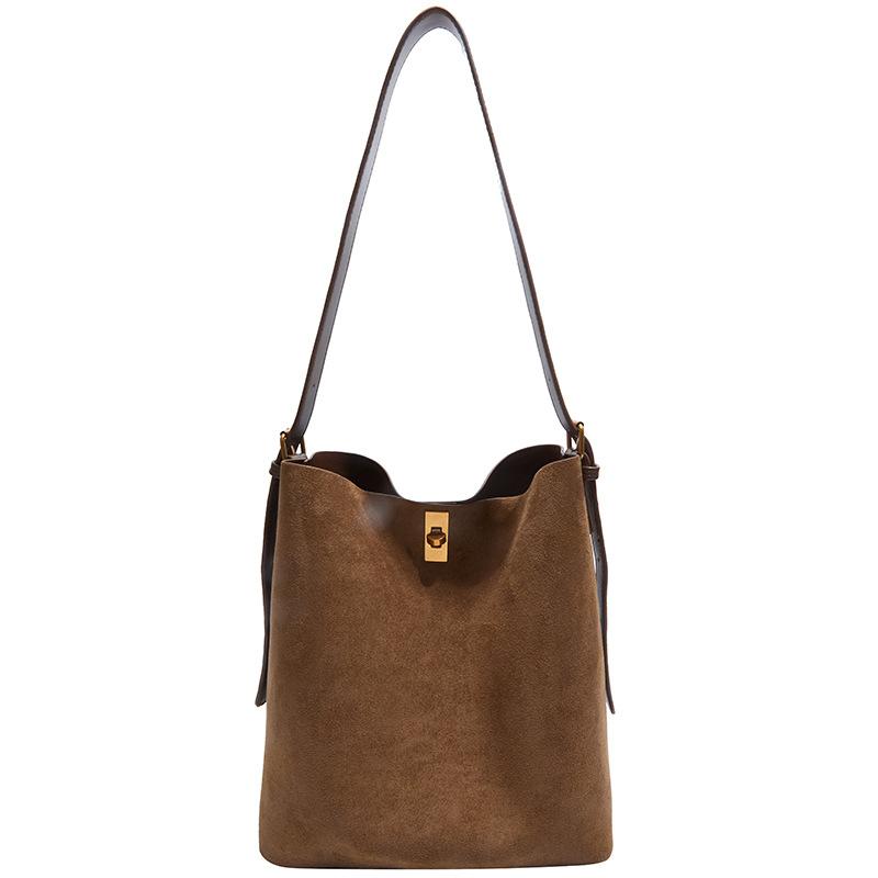 Large Capacity Commuter Tote Bag Winter New Fashionable Versatile Shoulder Bag Women's Bucket Bag