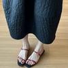 Design New Roman Flip-flops Women Summer Wear Square Toe Square Heel Open Toe Metal Buckle with Soft Sole Sandals