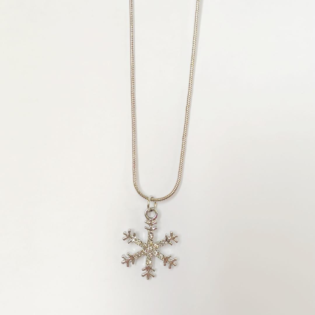 

Ожерелье с подвеской в виде японской и корейской снежинки с бриллиантами – элегантная легкая роскошная цепочка на ключицу для женщин null
