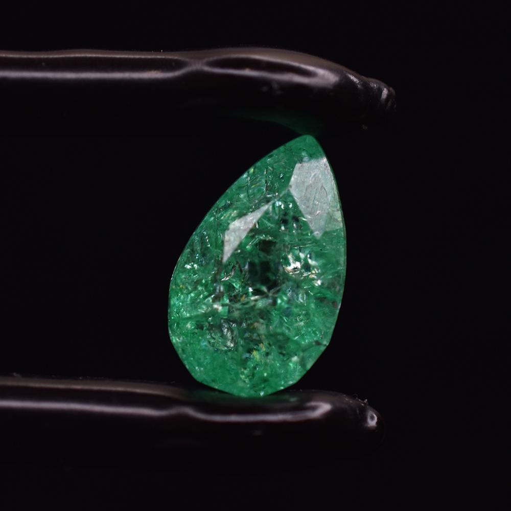Natural Green Emerald Loose Gemstone High Grade Oval Cut 7.70 ct Colombian for Jewelry Designs