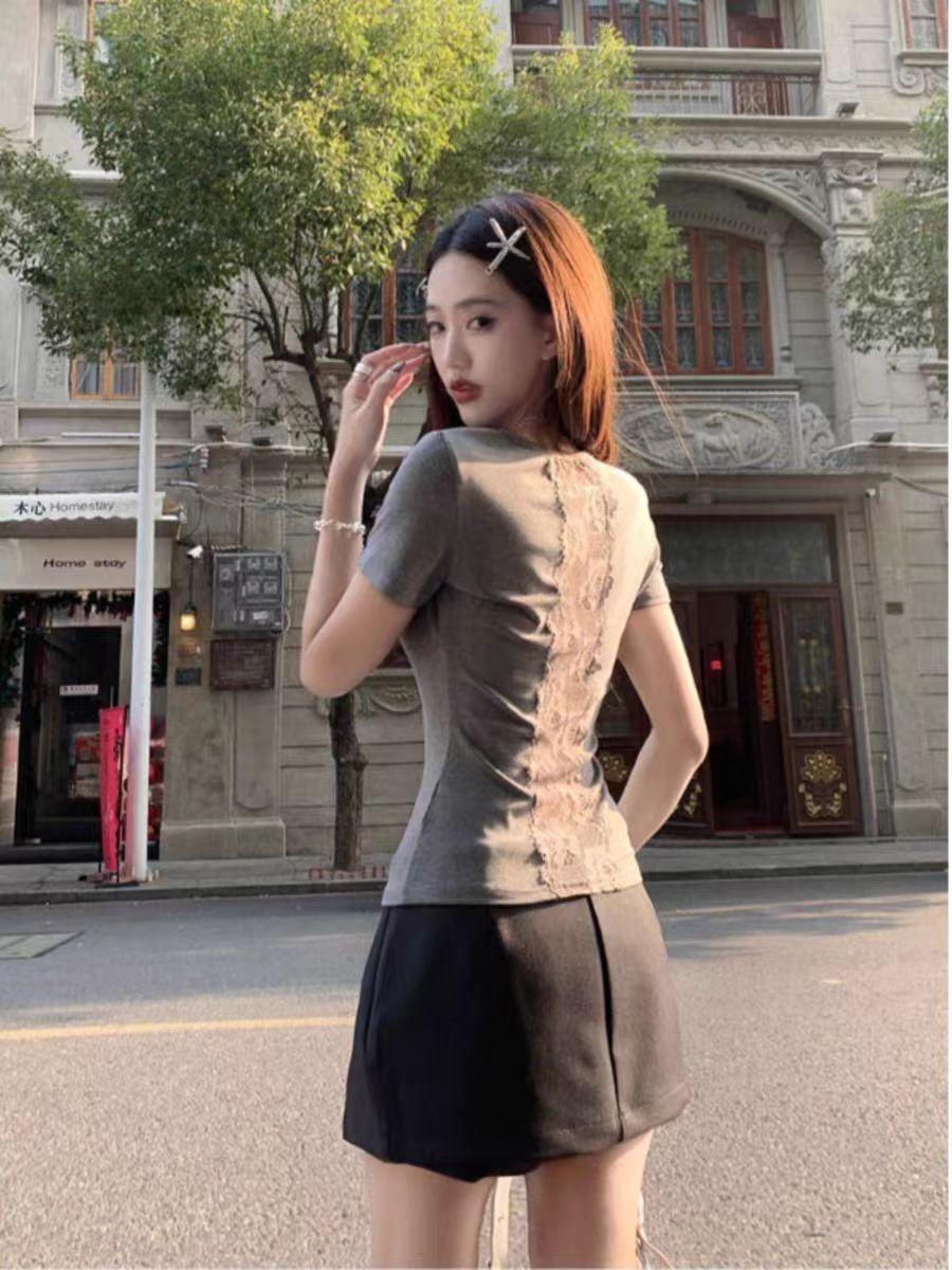 

Spice girl back hollow short-sleeved t-shirt female slim design sense niche lace pure desire wind top summer s (recommended within 50kg ) серый