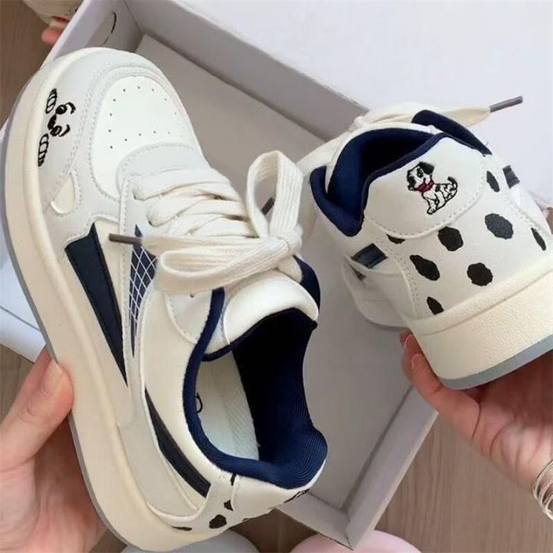 Flat shoes for women 2026 Autumn East style round toe new casual Korean version white shoes thick soled board shoes