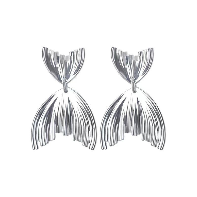 New Trend Fish Tail Stud Earrings for Women Gift Party Accessory
