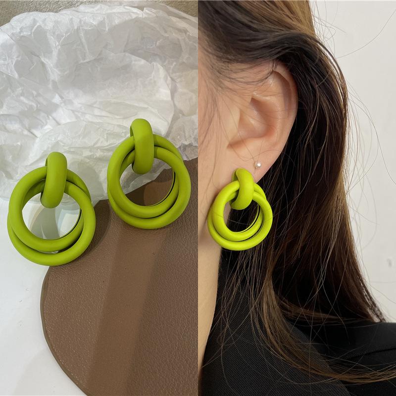 Cold and Stylish Exaggerated Metallic Texture Elegant Round Stud Earrings for The Ears