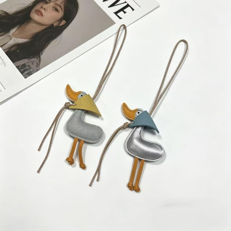 New Creative Scarf Duck Duck Duckling Car Keychain Leather Bag Pendant Pendant Car Keychain Decoration With Cute Keychain