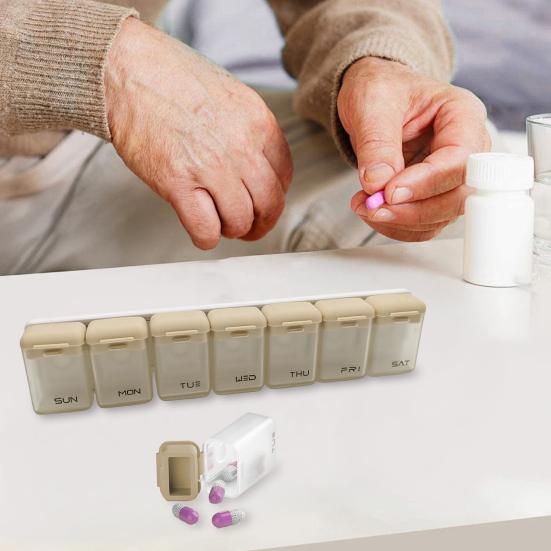 

1 Набор Таблетница Портативная Коробка для Лекарств с Зажимом на Спине Ежедневное Напоминание Большая Вместимость Ежедневная Коробка-Напоминалка для Витаминов 1 Set