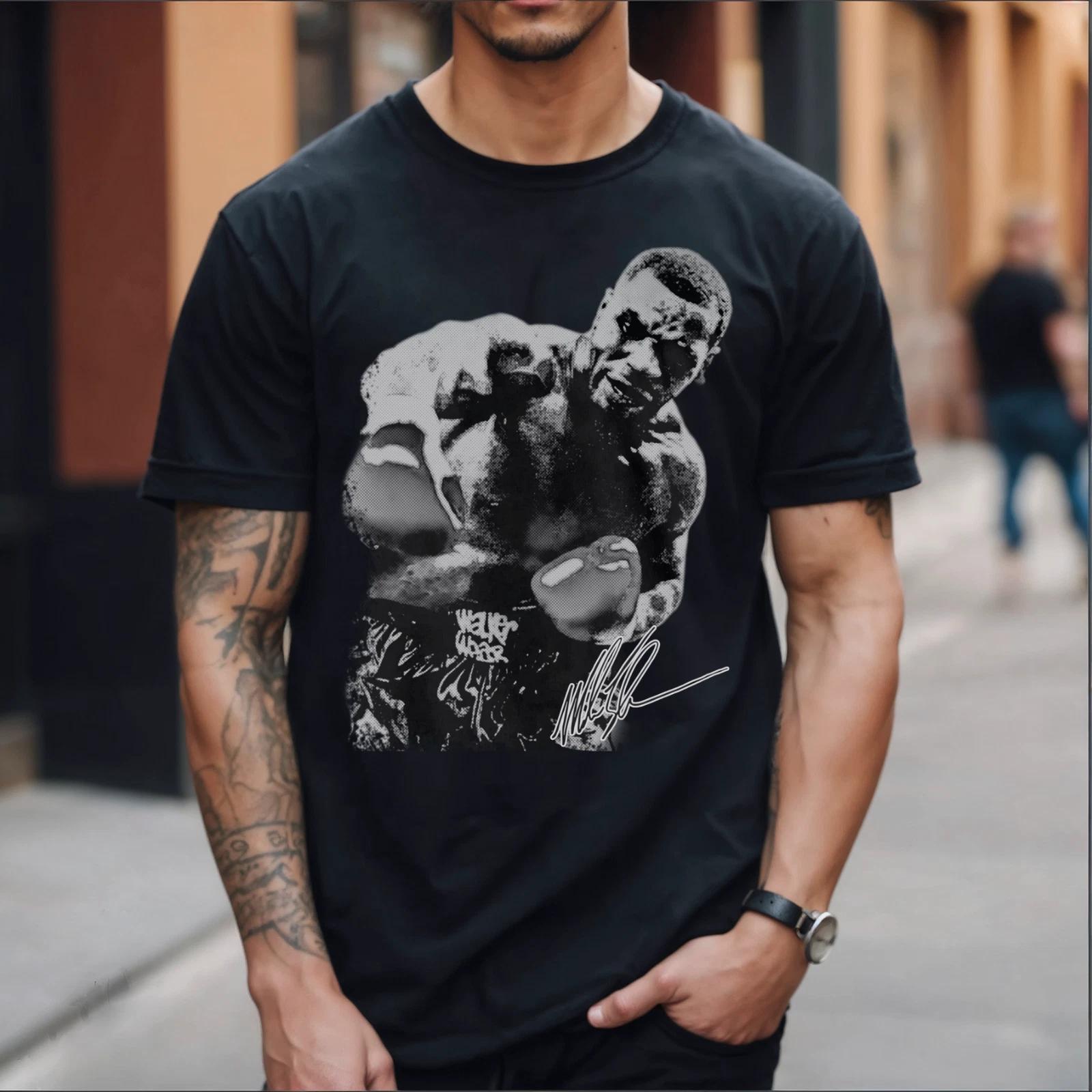 

Mike Tyson Undisputed World Heavyweight Champion Belts Vintage Graphic T-Shirt S