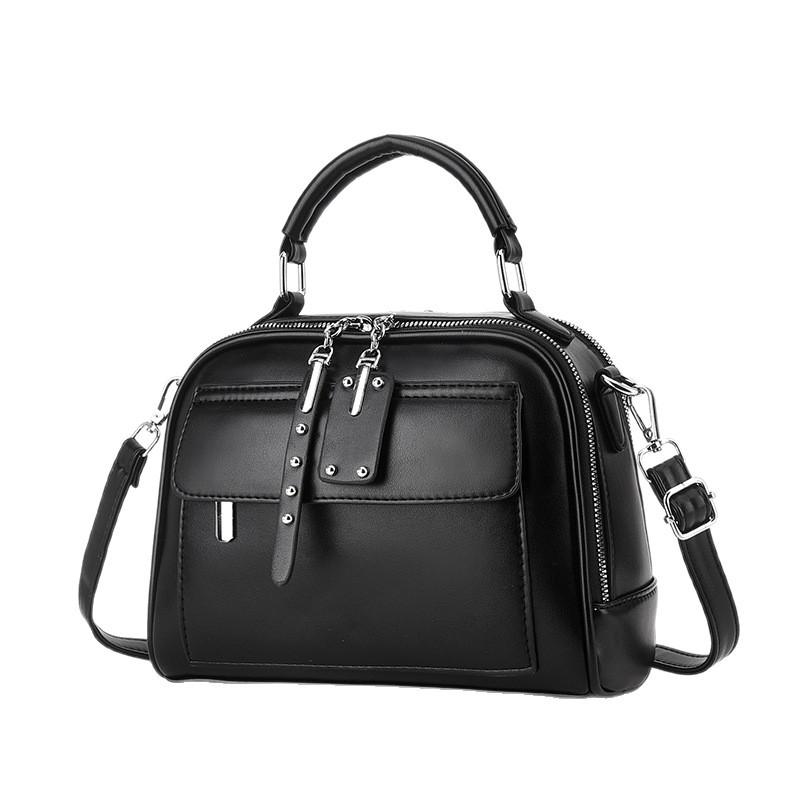 2026 new atmospheric women's portable messenger bag simple and versatile multi-layer large-capacity commuting small square women's bag