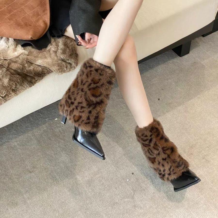 2025 winter new pointed fashion pants boots women's European and American plush stiletto short boots brown high-heeled short boots