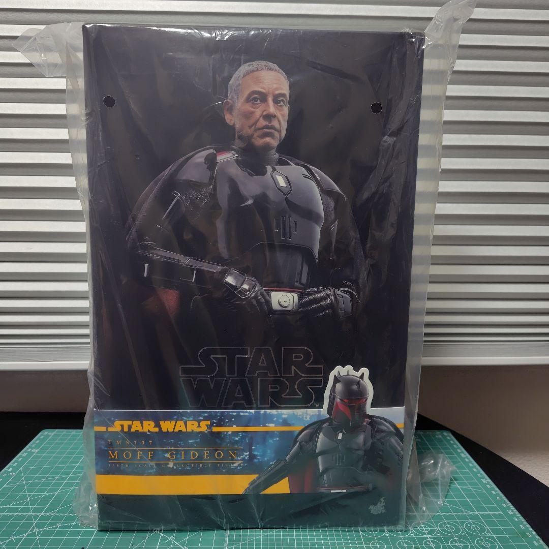 

[USED] Hot Toys Moff Gideon Beskar Armor Version
