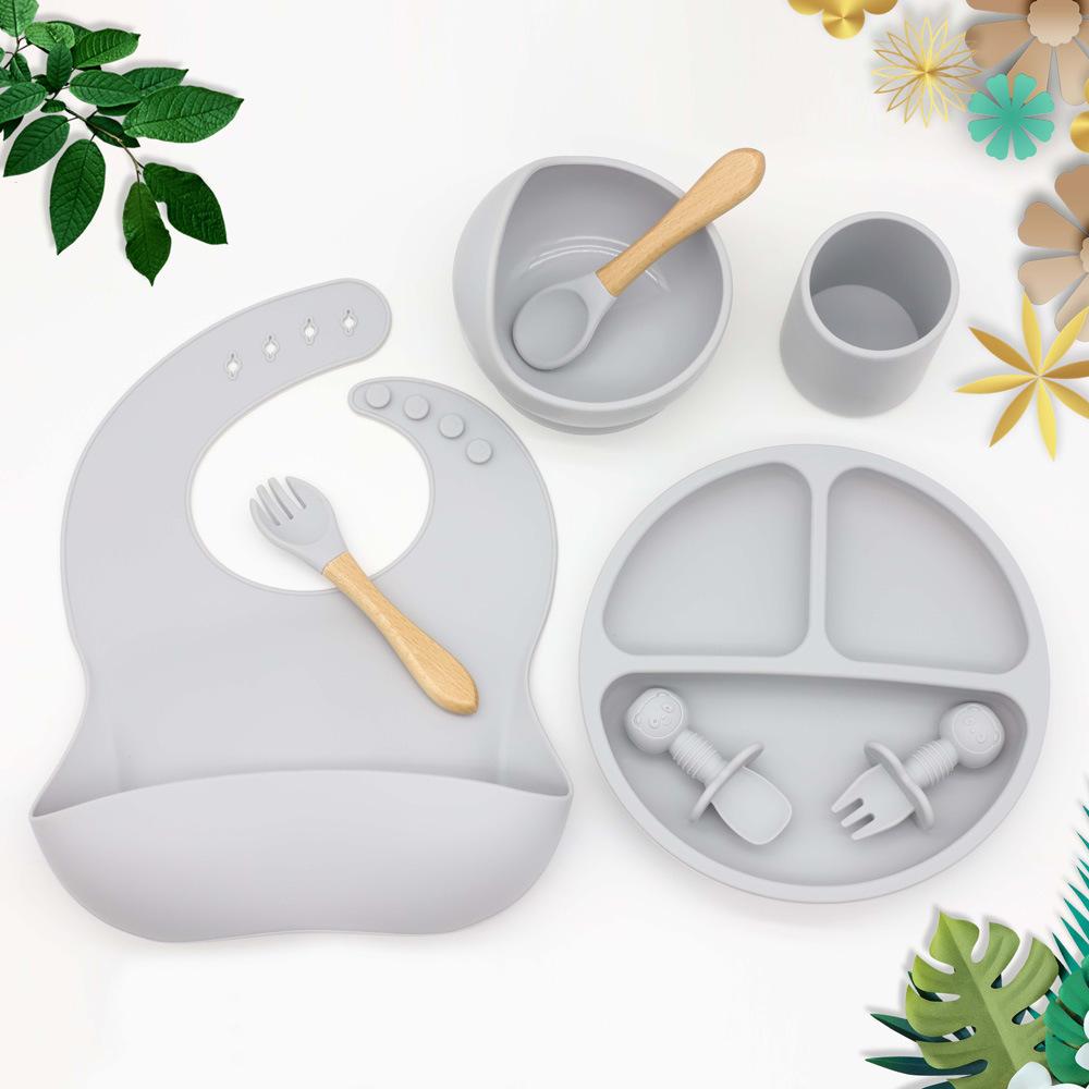 8PCS/Set Baby Silicone Tableware Set Baby Feeding Dishes BPA Free Bowl Plate Bibs Spoon Fork Sets Children Non-slip Dinnerware