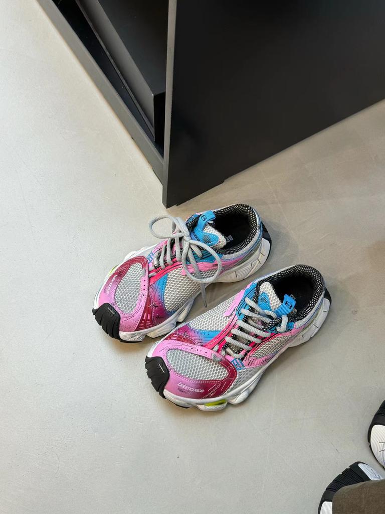 Adidași groși de tată cu capsă, stil stație europeană, toamnă, retro, vechi, lustruiți, cu talpă groasă, respirabili, cu plasă