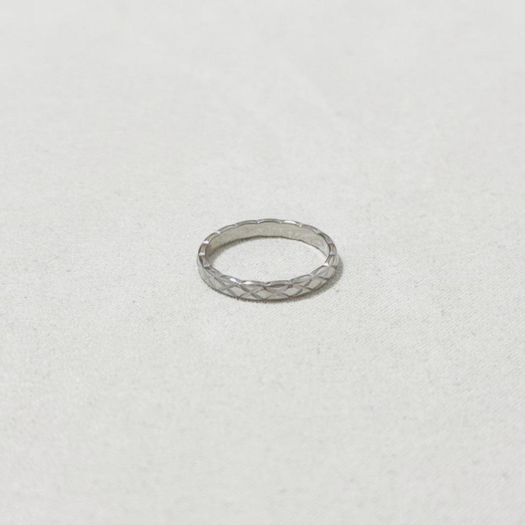 Anillo Minimalista de Moda con Rejilla de Diamantes de Acero de Titanio Dorado - Estilo Francés, No se Desvanece, Joyería de Moda para el Dedo Índice para Parejas