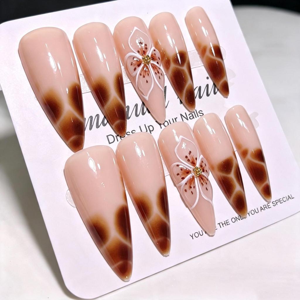Caramel Leopard Print Hand-Painted Long Wearable Nails with Five-Petal Flower Design and Luxury Whitening Finish