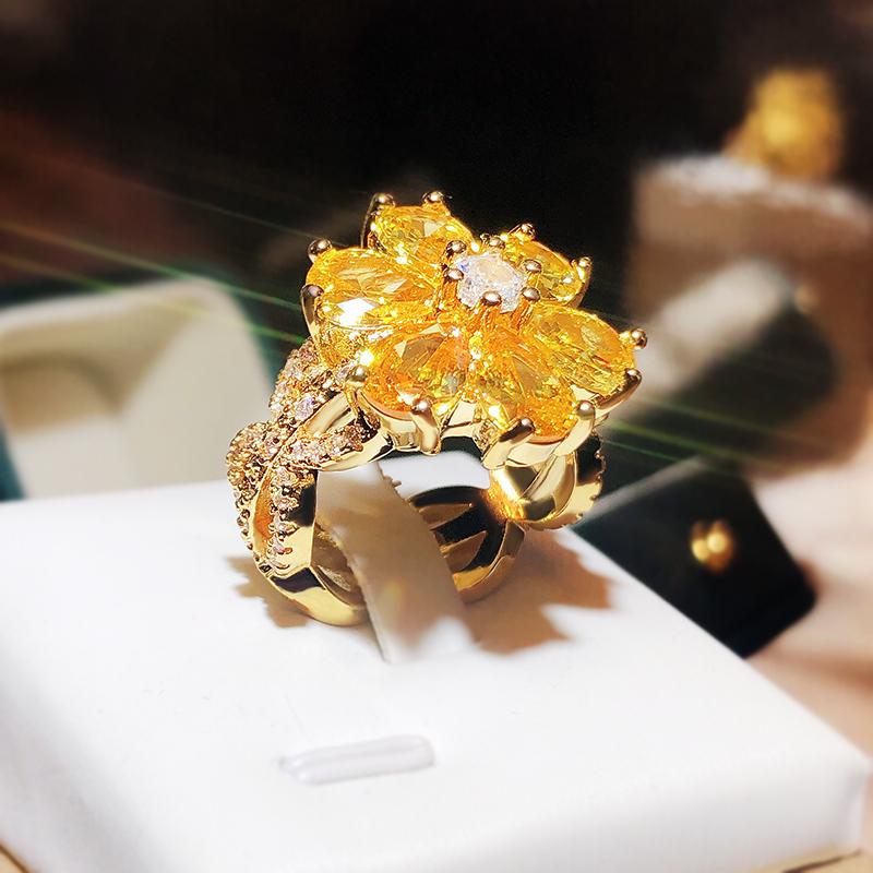 Neuer Damenring mit glänzenden gelben Zirkonia-Blumen, schöner versilberter Party-Schmuck, Pfirsichblüten-Ring, Schmuck, Jubiläumsgeschenk