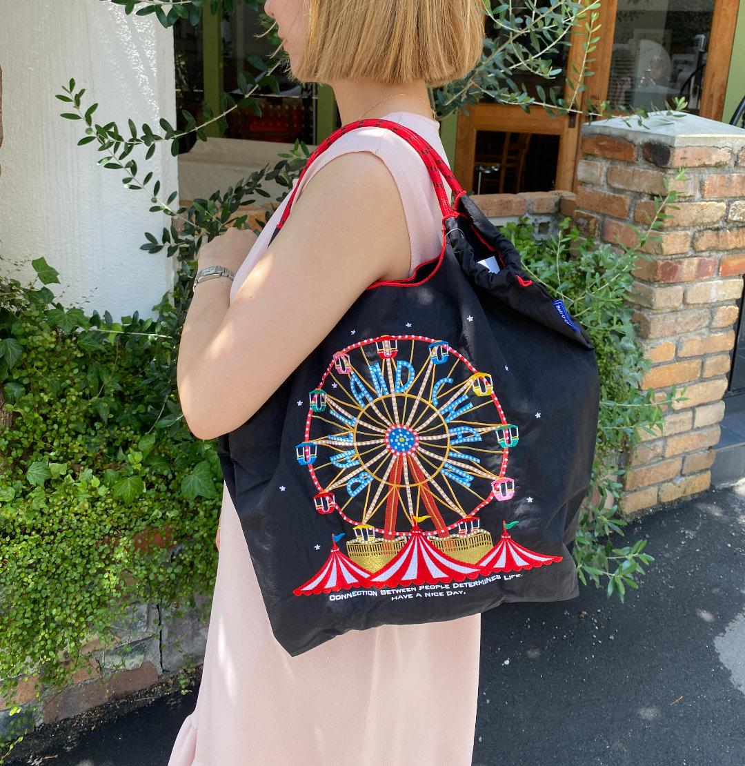 

Стильная японская вышитая сумка через плечо в виде колеса обозрения с цепочкой из шариков Medium