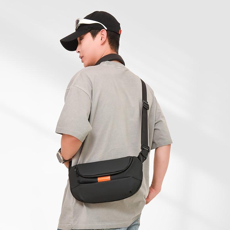 New Men's Crossbody Simple Fashion Street Trend Shoulder Bag Men's Breast Bag