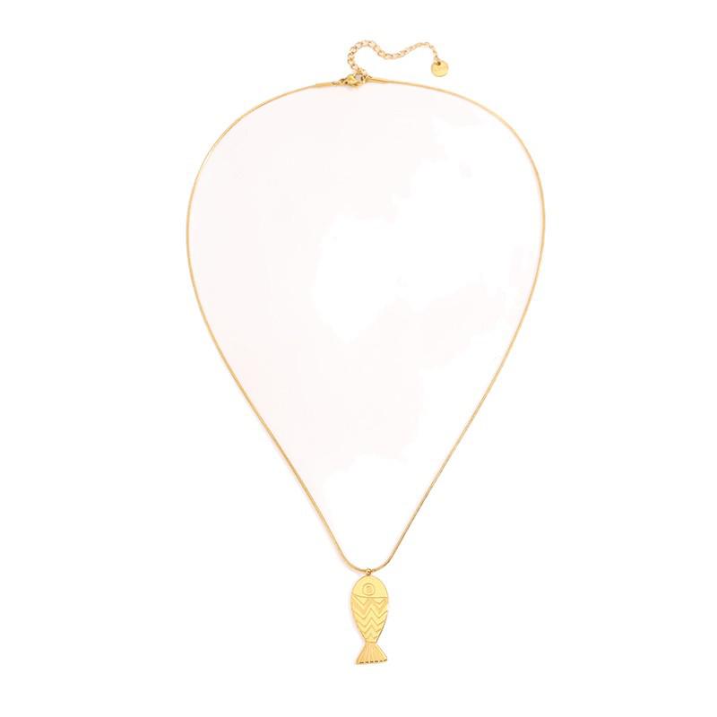 Exquisite Gold Little Fish Clavicle Chain: Non-fading Titanium Steel Necklace for Women