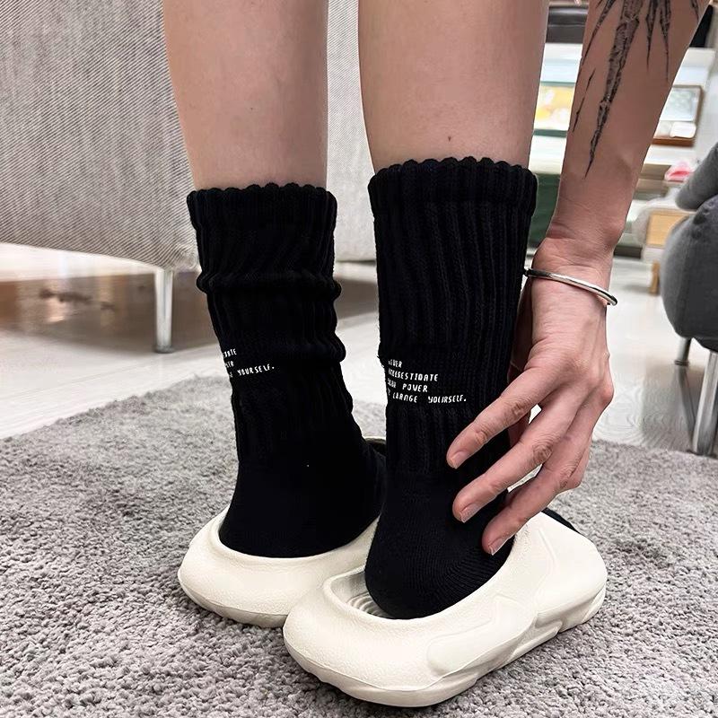 Trendige Marke Einfarbige Verdickte Handtuchsohle Sportsocken Mittellang Arbeitskleidung Retro Baumwollsocken Gestapelte Socken
