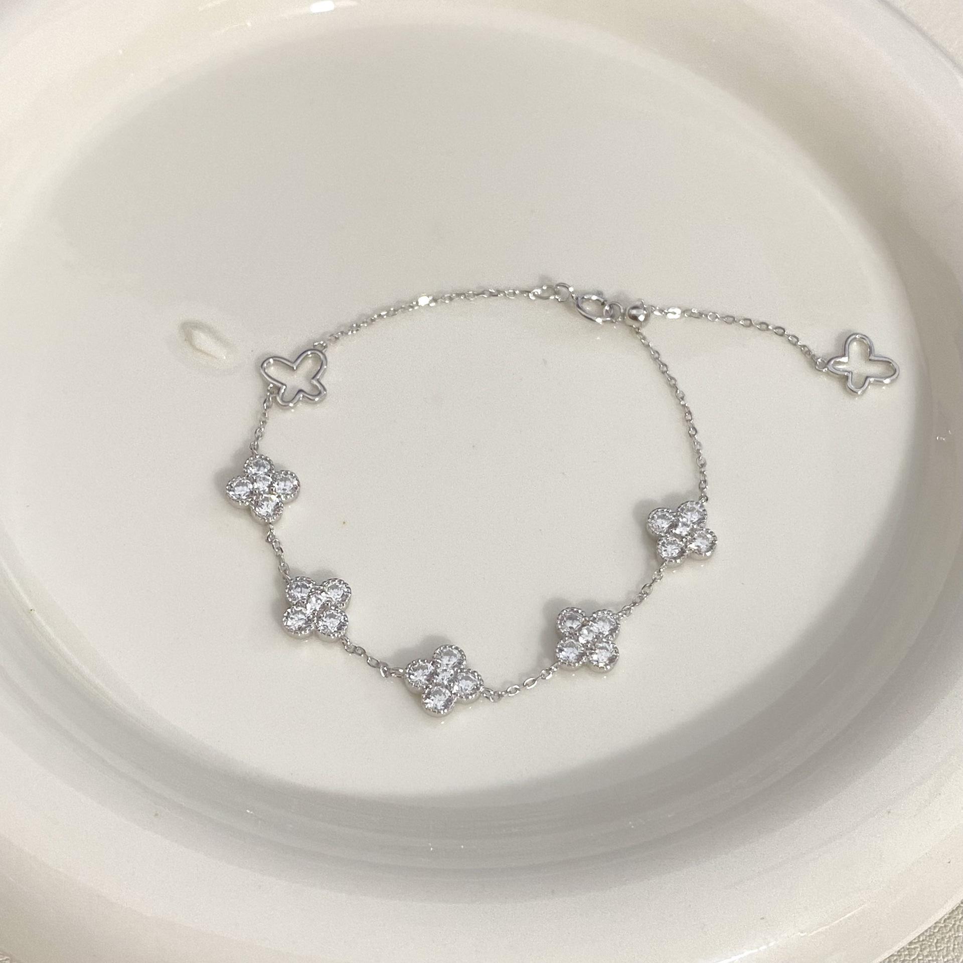 

Браслет из стерлингового серебра 925 пробы с покрытием из 18-каратного золота с цирконом и цветочным дизайном для женщин 925 Silver платиновый