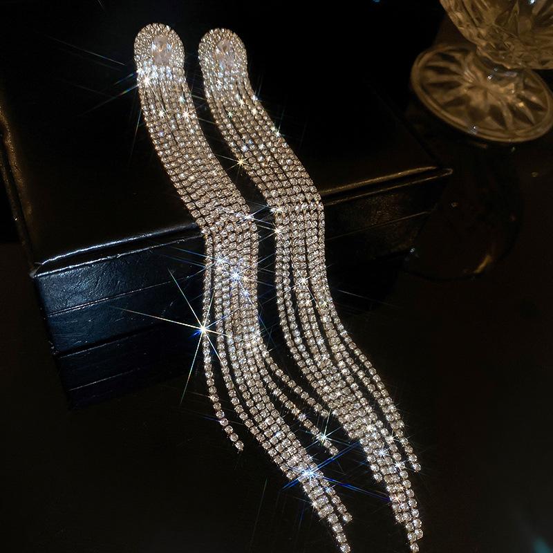 

Шикарные европейские и американские серьги с кисточками - Звездный стиль, Высококлассный и Драматичный дизайн