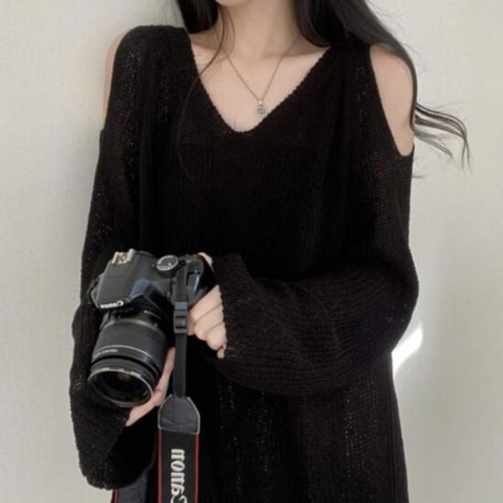 NaVaVa Women V Neck Shoulder Cutout Long sleeVe Knit Nk2903