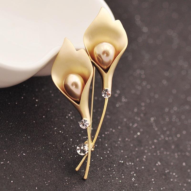 Simple Tulip Brooch Women'S Summer Small Fresh Pearl Pin Elegant Temperament Women'S Corsage