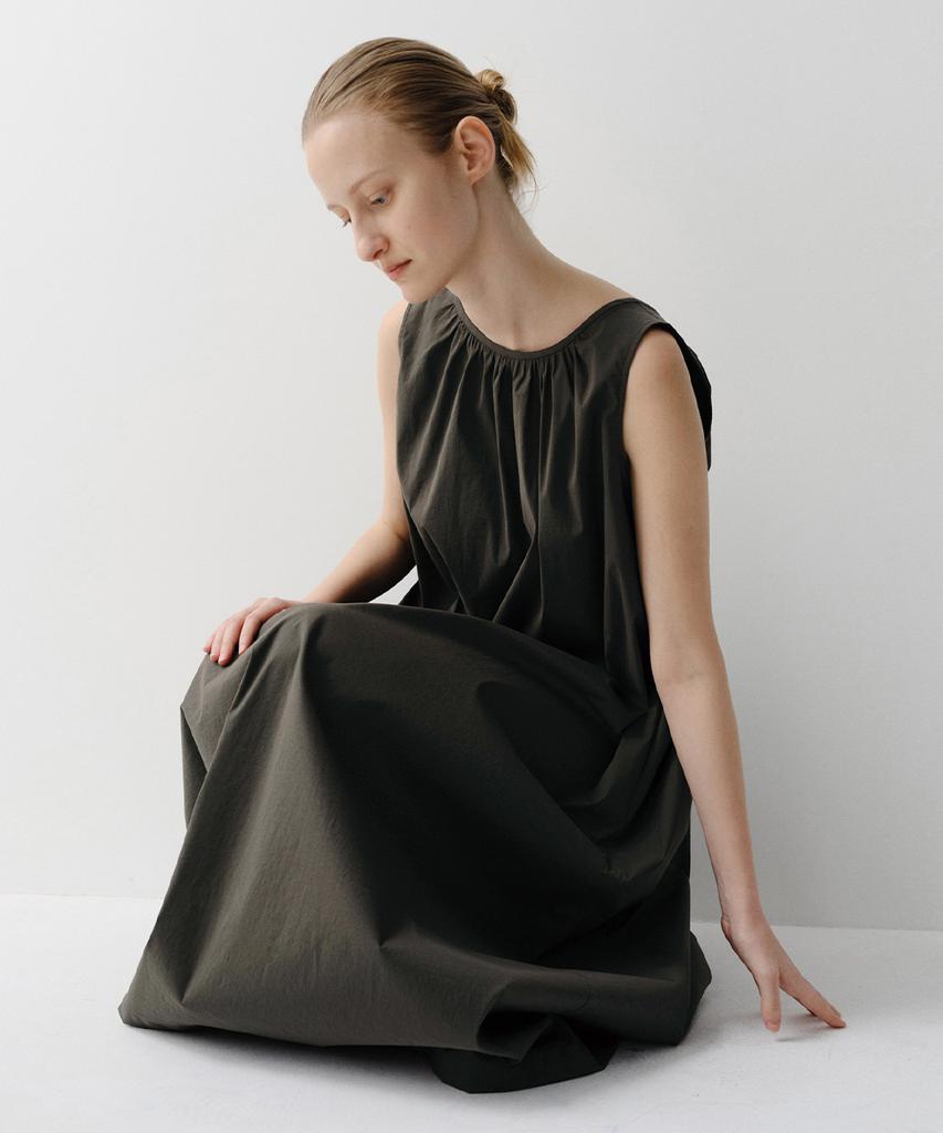 Ia Thea Shirring Maxi Dress (Deep Khaki)