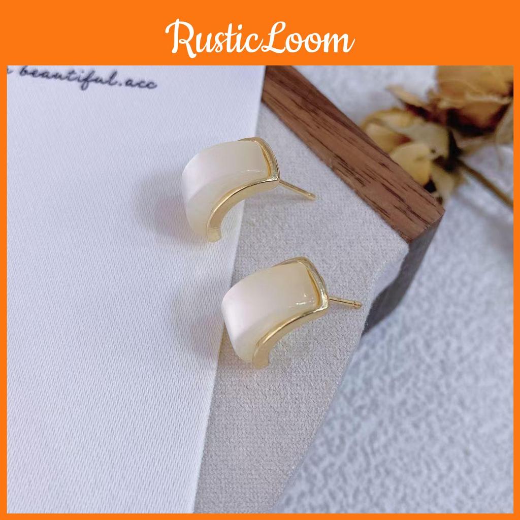 Alloy Feminine Ear Studs For Women With Geometric Circle Design And Fashion