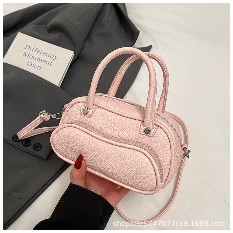 Mini shoulder small bag women's 2025 summer new women's bag popular fashion messenger bag textured portable small square bag