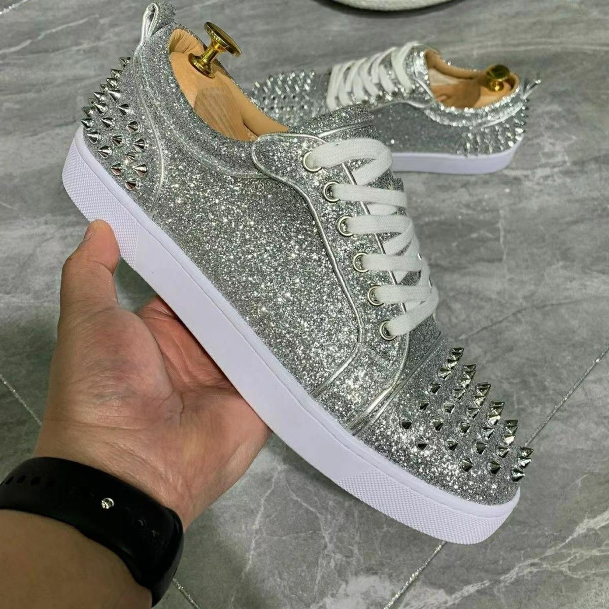 

Новое поступление женских туфель из вулканизированной кожи с высоким берцем и сверкающими бриллиантами, толстой подошвой и высоким верхом. Женская обувь 43