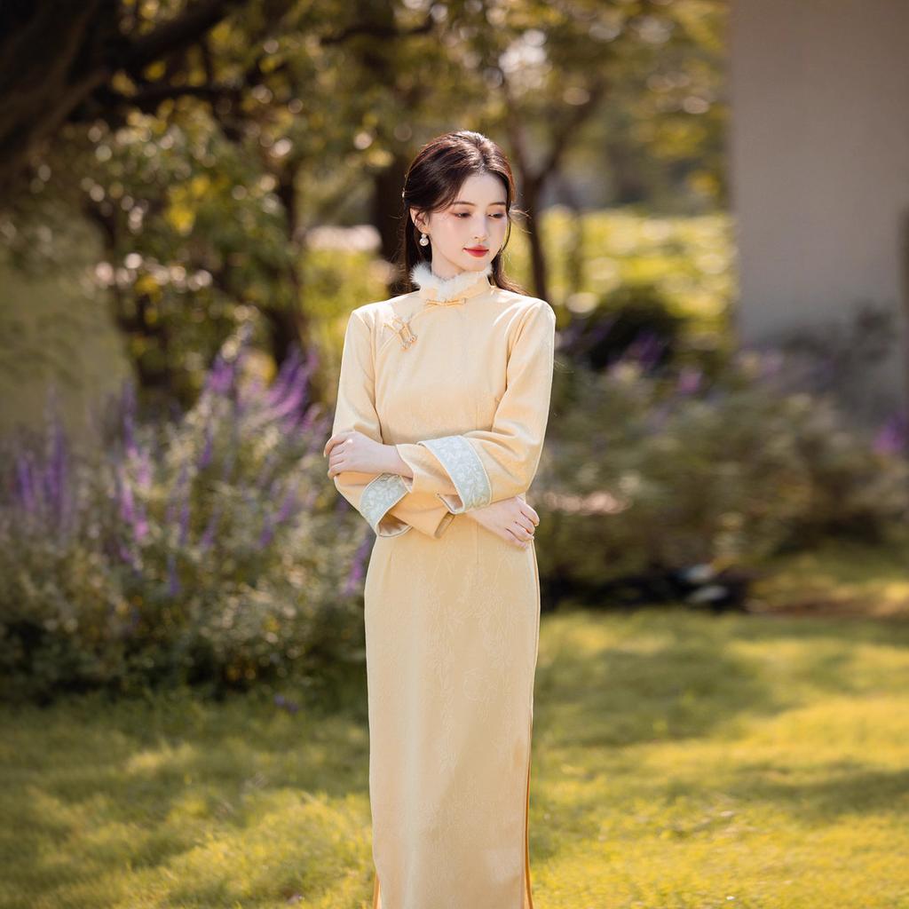 Yellow velvet thickened winter clothing national style new Chinese long-sleeved cheongsam 1011 new young women's retro autumn and winter