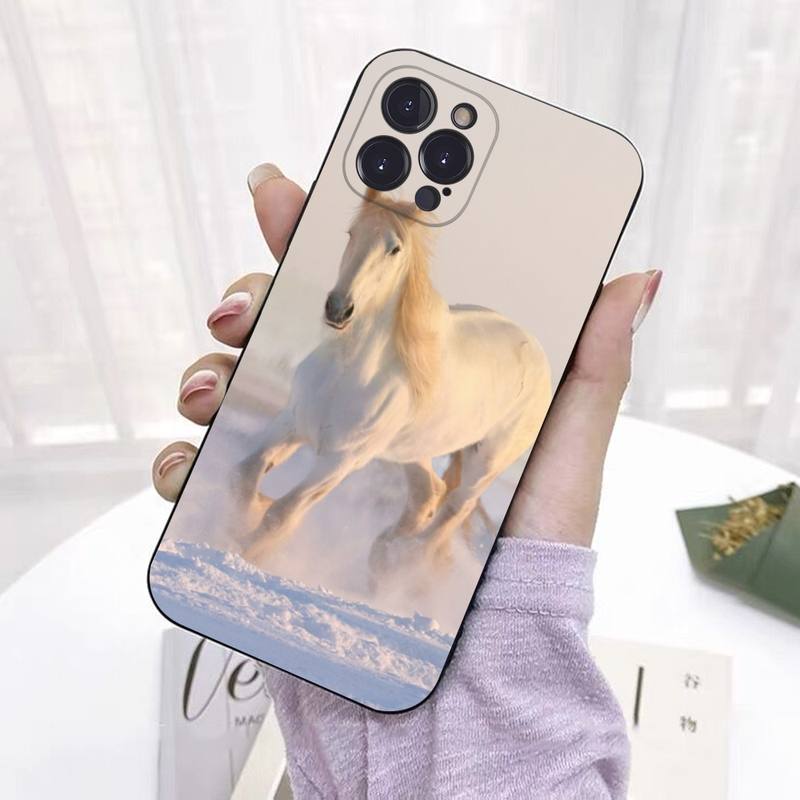 Running Horse Phone Case For iPhone 8 7 6 6S Plus X SE 2020 XR XS 14 11 12 13 Mini Pro Max Mobile Case