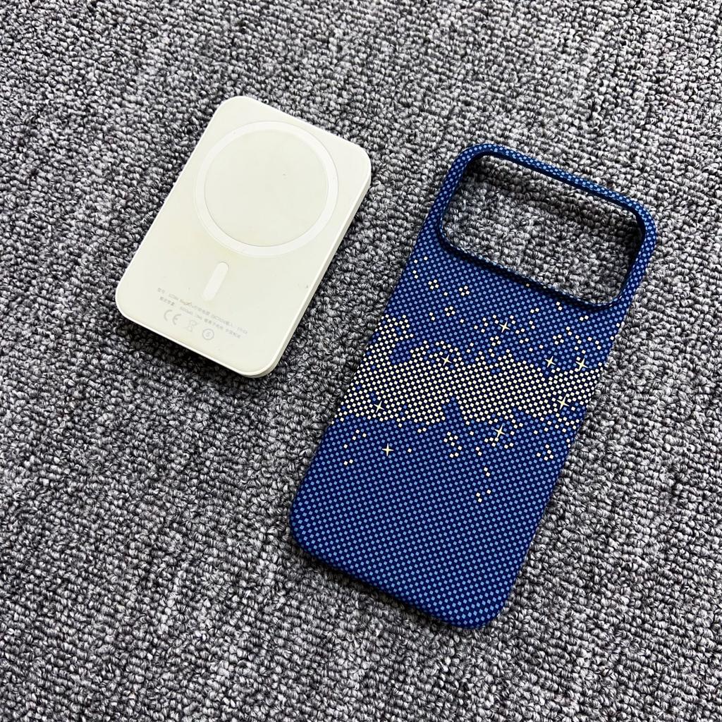 Applicable to iphone16promax mobile phone case half pack Kevlar carbon fiber magnetic suction Apple 17 anti-drop protective case