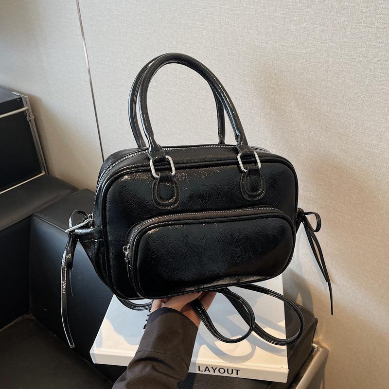 

Повседневная сумка-тоут большой вместимости женская 2025 новая сумка через плечо, сумка-мессенджер, многофункциональный модный рюкзак для поездок на работу 29*10*18 чёрный