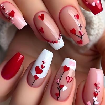 24 Piezas Uñas Postizas Largas Tipo Ataúd para el Día de San Valentín con Diseños de Corazón Uñas Press-on Cobertura Completa Uñas Postizas para Mujeres