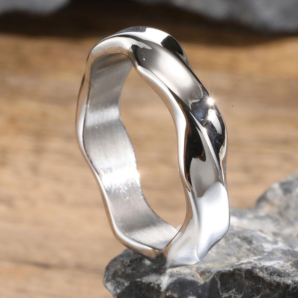 2025 New Mobius Ring for Men Boys Oxidized Twisted Stainless Steel Finger Band Retro Endless Love Anniversary Gift for Him