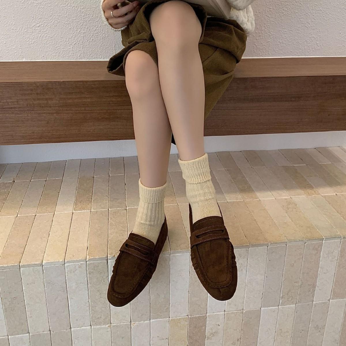 

2025 autumn and winter new French flat bottom shallow mouth loafers femininity round head one pedal shallow mouth beanie shoes 39 коричневый