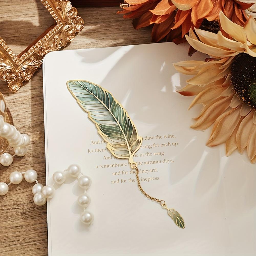 Vintage Feather Bronze Metal Bookmark with Chain Pendant - Perfect for Book Lovers and Writers