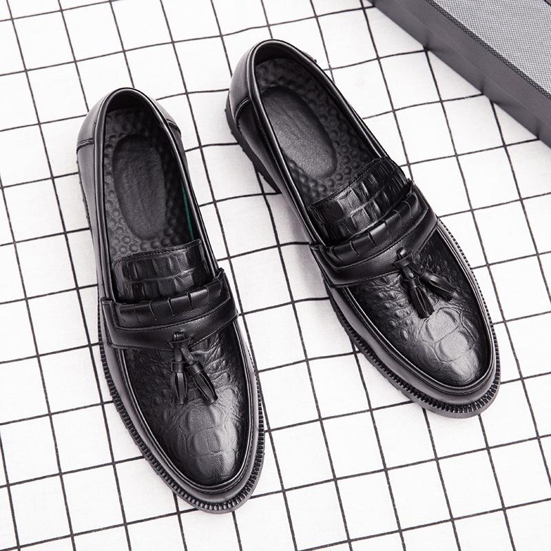 

Men s shoes British trendy casual shoes Men s small leather shoes increase height One pedal Lazy shoes Tassel loafers 44 чёрный